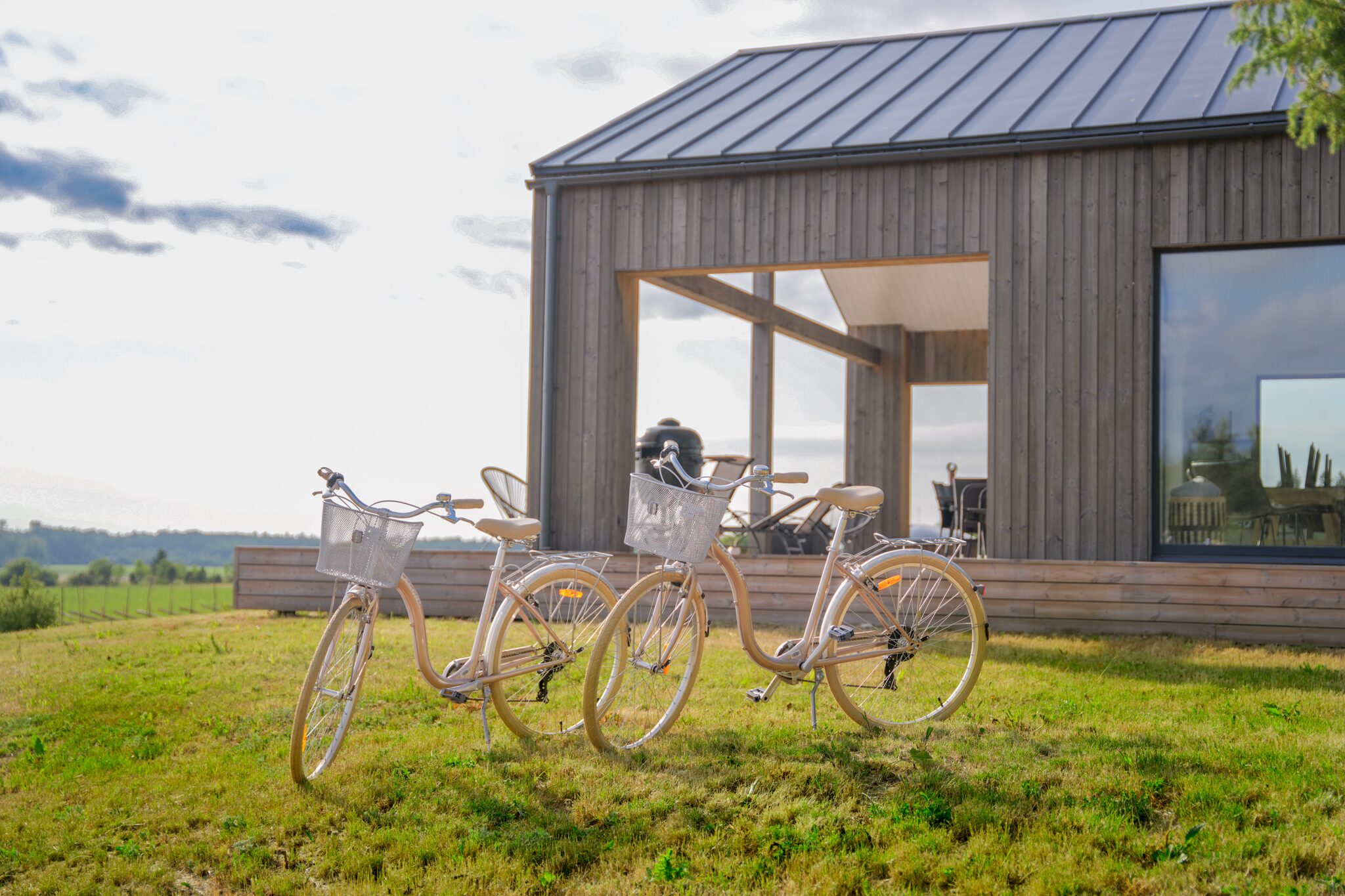 Maasika Villa rataste juures